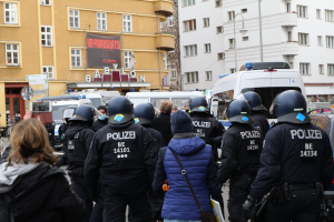 POL-WES: Dinslaken - Eine Person bei Streitigkeit bei Fußballspiel verletzt