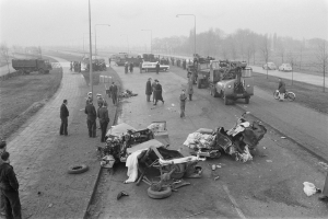 FW-MK: Schwerer Verkehrsunfall auf der Autobahn endet ohne größere Zwischenfälle