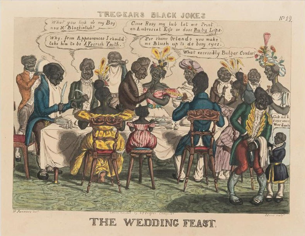 Eine Gruppe von Menschen in traditioneller afrikanischer Kleidung sitzt um einen Tisch bei einem Hochzeitsfest, mit Tellern, Gläsern und beschriebenem Papier auf dem Tisch, feiert fröhlich.