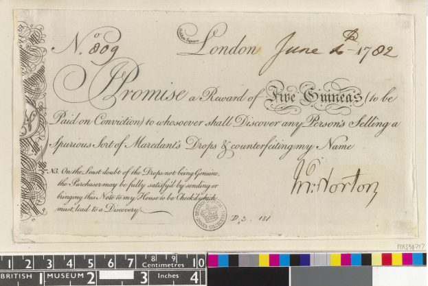 Altes Dokument mit schwarzer und weißer Handschrift, Text und einem Stempel, mit Farbskalen am unteren Rand, die eine Belohnung von fünf Emiraten für die Meldung von gefälschten Mardant's Drops angeben.