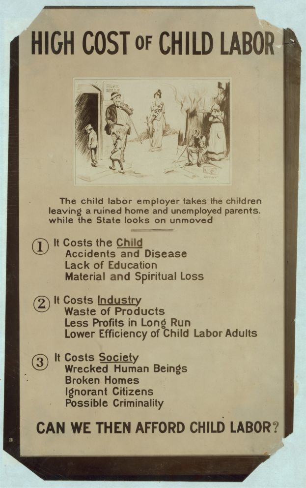 Blauer Plakat mit weißer Schrift und Rahmen mit der Überschrift "Hohe Kosten der Kinderarbeit", zeigt eine kreisförmige Anordnung von Fotos verschiedener Menschen um den Titel.