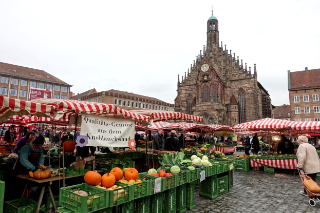 GZD: Nationenweite Schwerpunktprüfung gegen Schwarzarbeit - Zoll durchsucht Gastronomie und Hotellerie