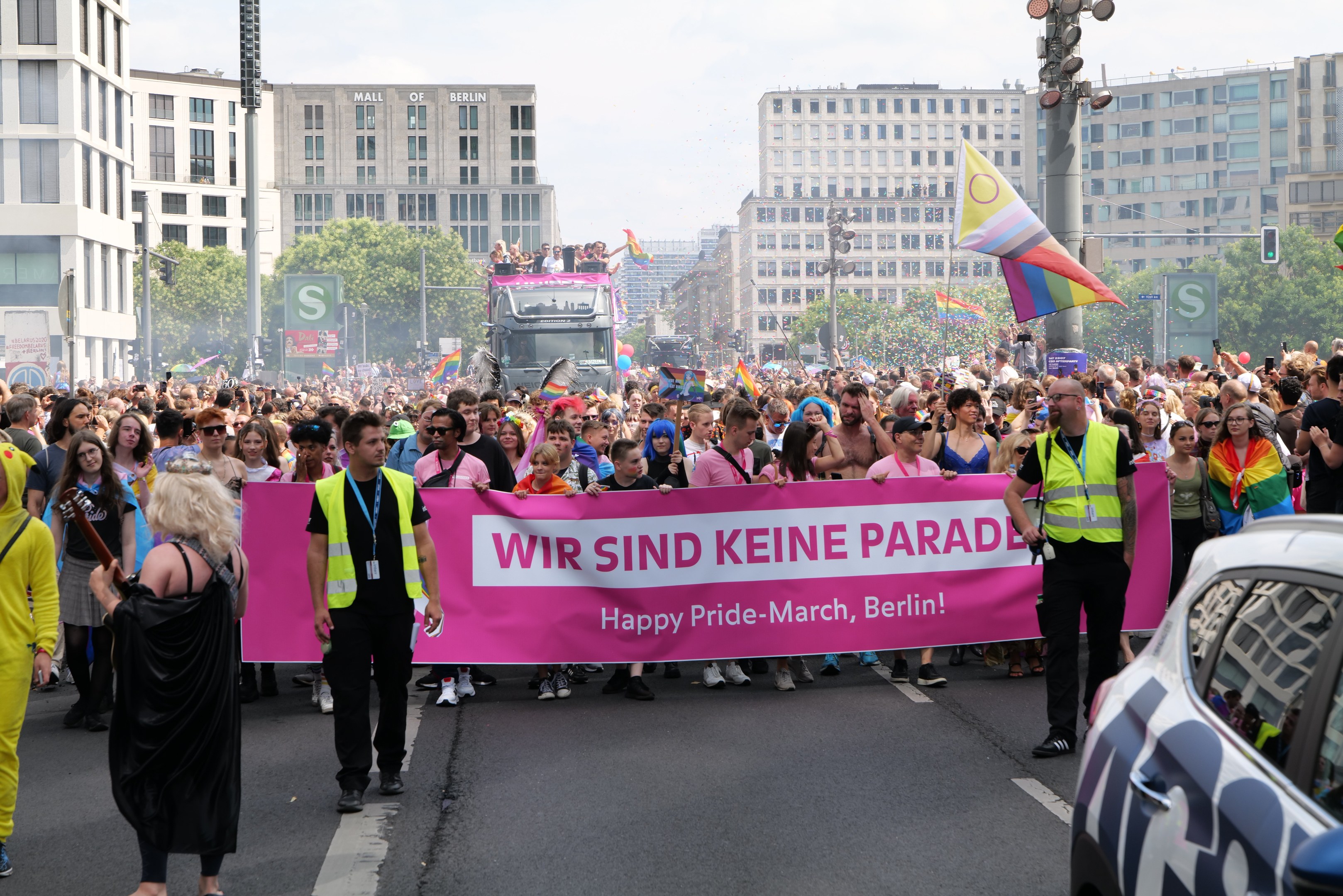POL-HAM: Demonstrationen im Bahnhofsbezirk verlaufen reibungslos