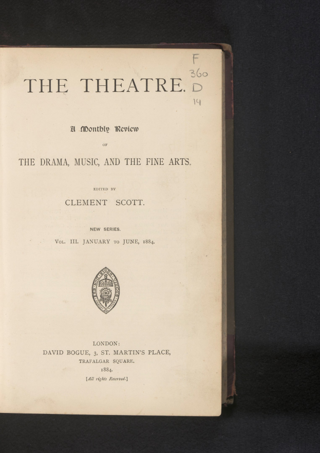 Offenes Buch mit dem Titel "The Theatre: A Monthly Review of the Drama, Music, and the Fine Arts" mit sichtbarem Text und Logo auf der Seite.