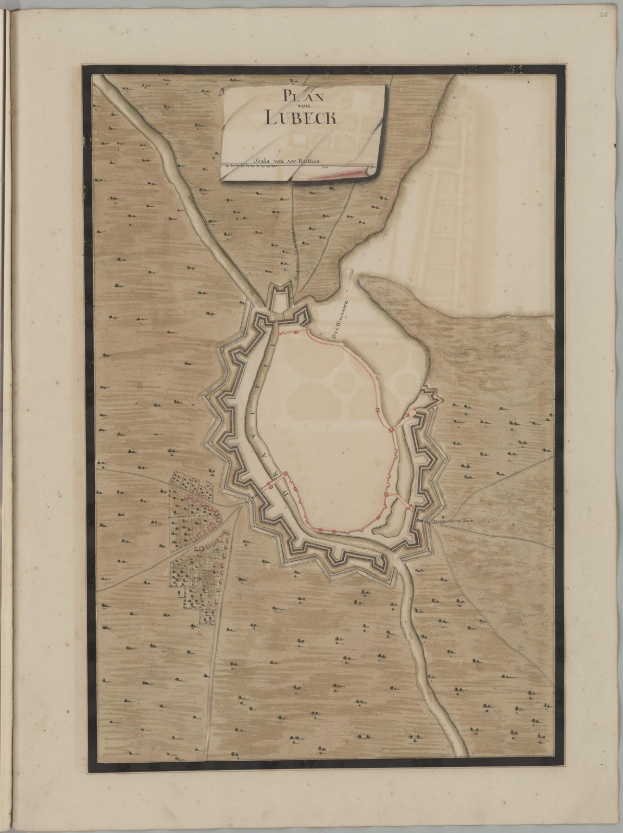 Ein abgenutztes Buch mit einer alten Karte von Lübeck, Deutschland, das Straßen, Gebäude und Sehenswürdigkeiten zeigt, begleitet von Texten über die Bevölkerung, Geschichte und Kultur der Stadt.