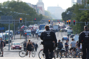 POL-DN: Sicherheit für Zweiradfahrer - Polizei Düren kontrolliert Überholabstände