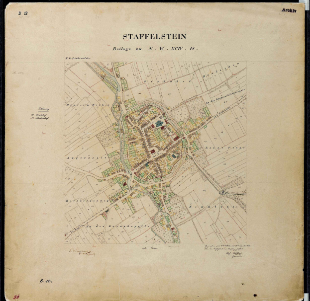 Detaillierte alte Karte von Staffelstein, Deutschland, mit Straßen, Gebäuden und Sehenswürdigkeiten auf schwarzem Hintergrund.