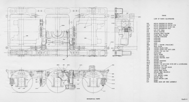 Detailierte Strichzeichnung eines Automotors auf Papier mit erklärendem Text, der Komponenten wie Kolben und Ventile zeigt.